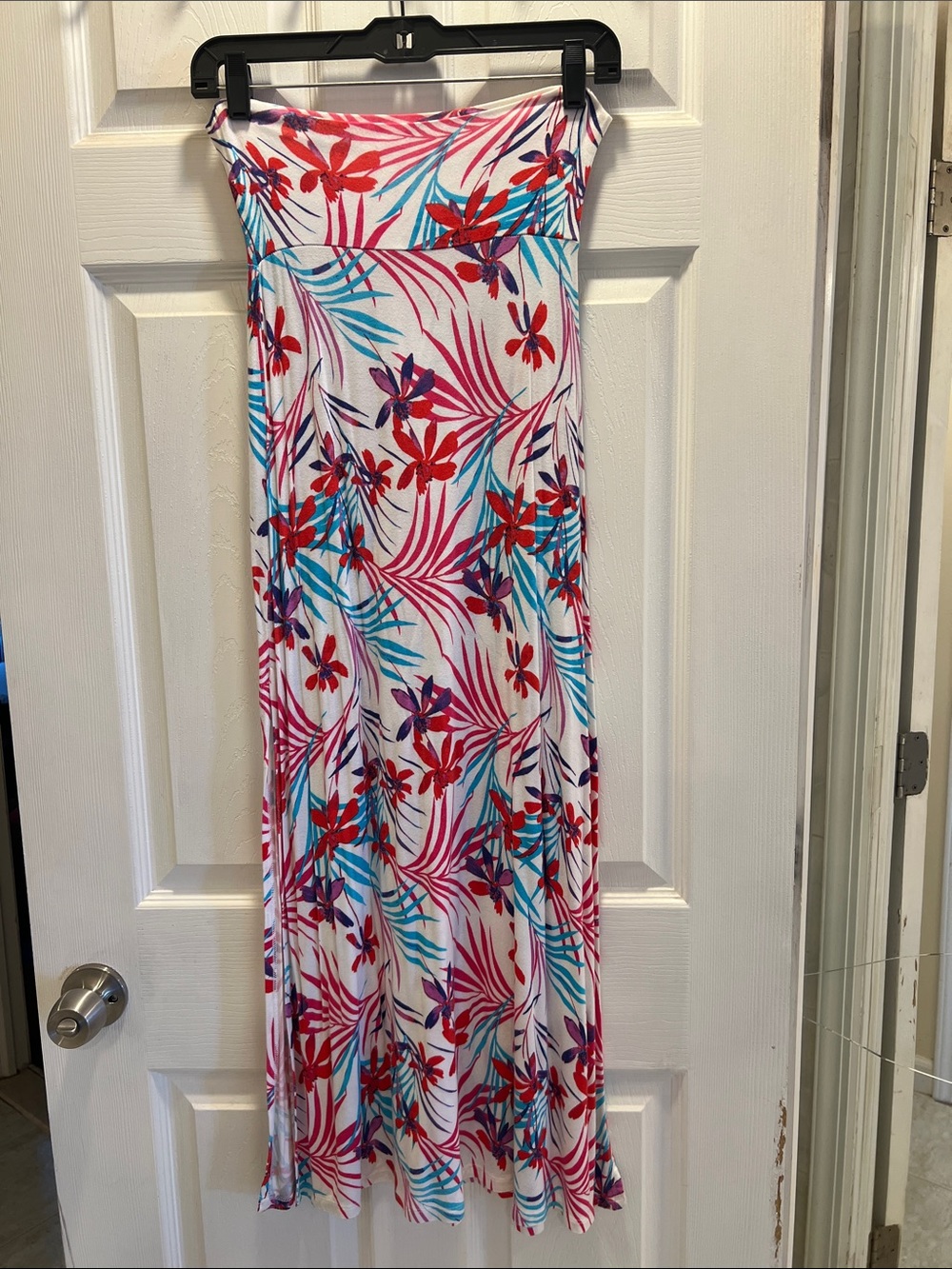 Charlotte Russe White Maxi Skirt with Red, Pink, Blue & Purple Tropical Print